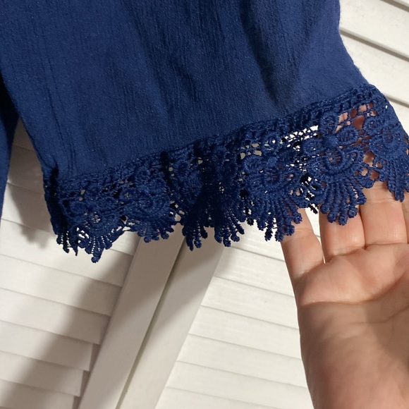 Zac & Rachel Lace detail top - Picture 3 of 8